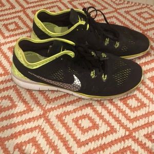 Nike Tr Fit black and green sneakers